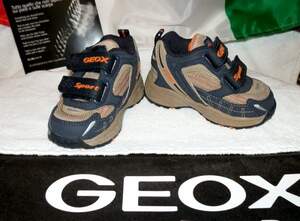 Кроссовки детские фирмы GEOX оригинал